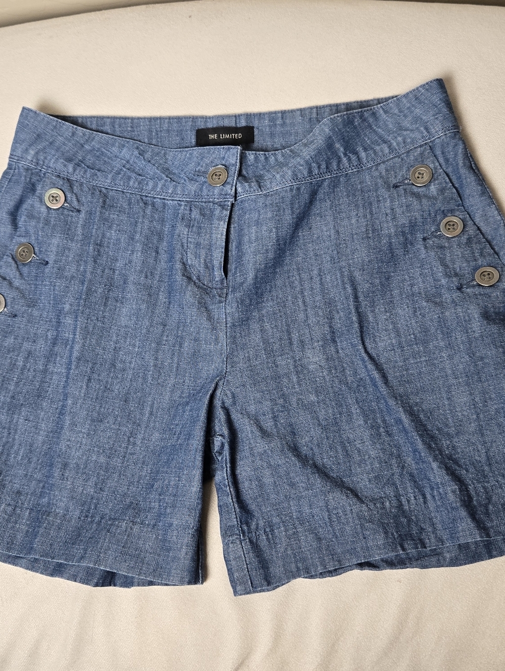 The Limited Shorts 6 Chambray Button Accent Nautical Coastal Preppy